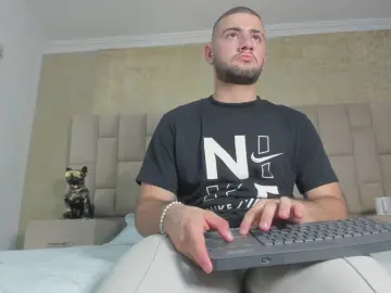 Cam4 Free Live Porn of MaximusDicks