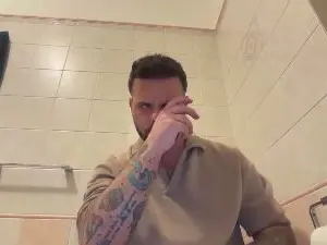 Cam4 Live Sex of brokebrosexy