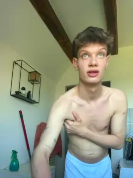Cam4 Sex Cam of wantedboy5
