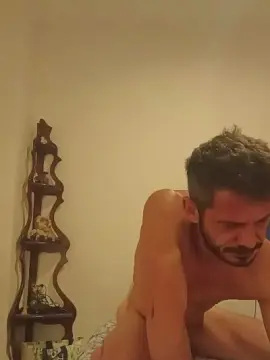 Cam4 Live Sex of Hugo1387l