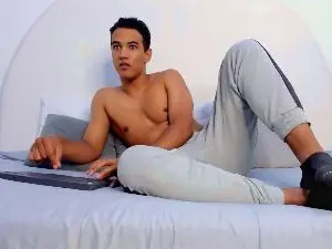 Cam4 Live Sex of KyrozStorm