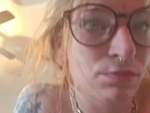 Cam4 Free Porn Cam of TokyHOEdrift