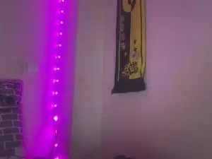 Cam4 Live Porn of larita_gamer