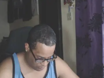 Cam4 Live Sex of toni3035