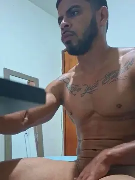 Cam4 Adult Video Chat of MauricioFrt33