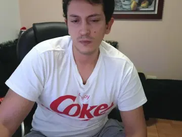 Cam4 Live Sex of Serguioguecha33