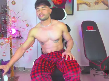 Cam4 Nude Webcam of IssacMoreno