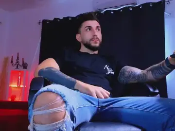 Cam4 Live Sex of MightyAaronX