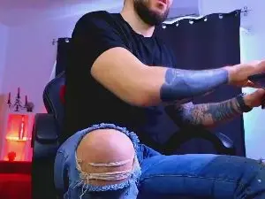 Cam4 Free Live Porn of MightyAaronX