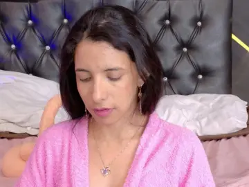 Cam4 Live Sex of amabel_zambrano