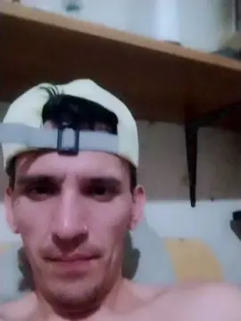 Cam4 Free Live Porn of adrian19921