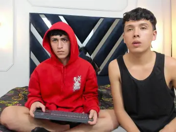 Cam4 Nude Webcam of hoot_booys_