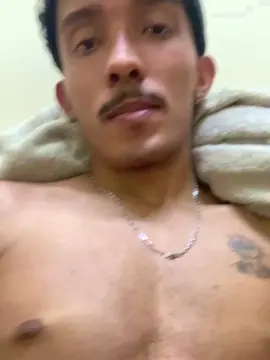 Cam4 Live Sex of MavyFelipe