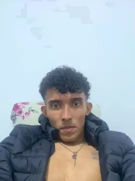 Cam4 Free Porn Cam of MavyFelipe