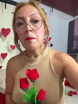 Cam4 Live Sex Cam of charlotte_milf3