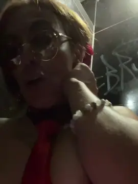 Cam4 Sex Cam of charlotte_milf3