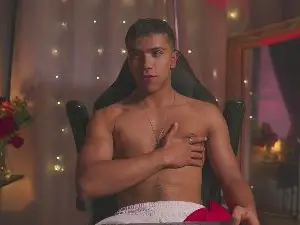 Cam4 Private Sex Chat of Colstorw_