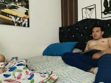 Cam4 Free Porn Cam of couplee_horny