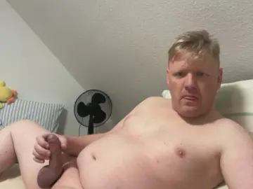 Cam4 Free Live Porn of BareBackMen82