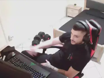 Cam4 Live Sex of AlbanianFker21