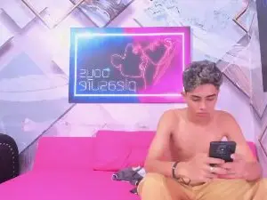 Cam4 Nude Webcam of Santi_sebas