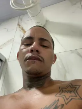 Cam4 Live Sex of gleibson5