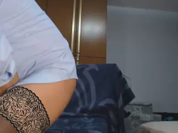 Cam4 Free Live Porn of smeralda33