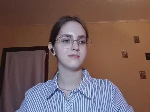 Cam4 Live Sex of RoxanaKneisler