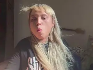 Cam4 Free Porn Cam of frierenhott