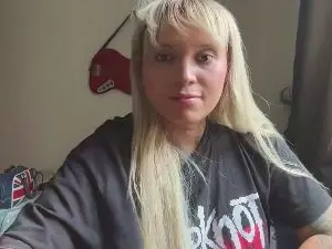 Cam4 Adult Video Chat of frierenhott