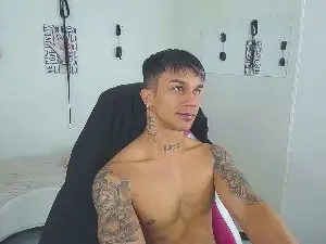 Cam4 Private Sex Chat of Leonard_Price