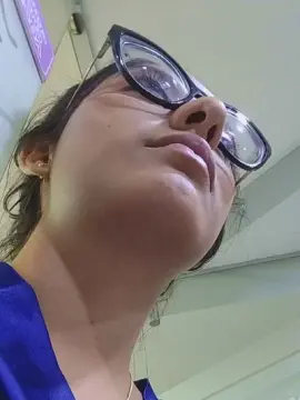 Cam4 Live Sex of Yvonne_Collins