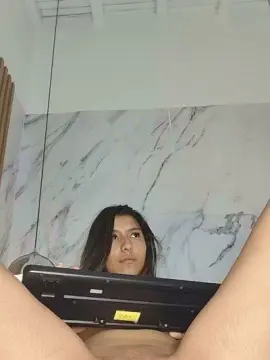 Cam4 Best Webcam of Yvonne_Collins