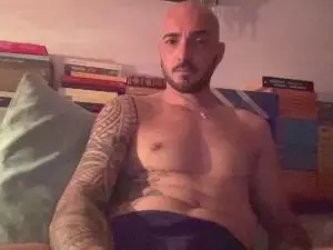 Cam4 Live Sex of alessandromori9