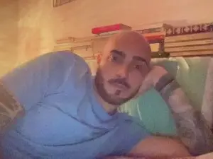 Cam4 Adult Video Chat of alessandromori9