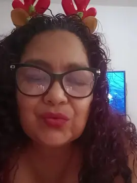 Cam4 Private Sex Chat of Ladytropical1