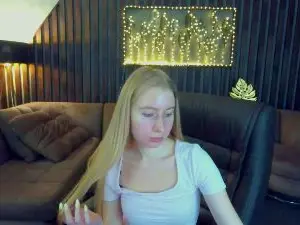 Cam4 Private Sex Chat of Alina__Blonde