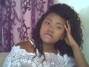 Cam4 Sex Cam of PetiteLuna2
