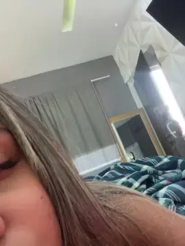 Cam4 Private Sex Chat of Moranguinh_24