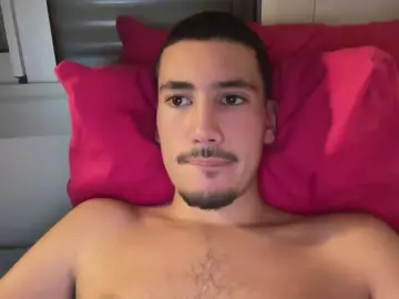 Cam4 Free Live Porn of lepetitmignon1