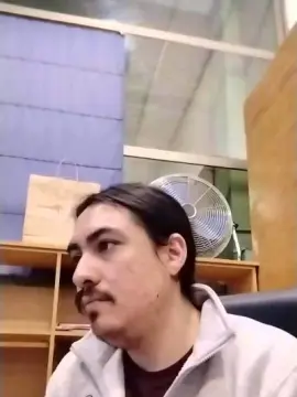 Cam4 Live Sex Cam of HombreAburrido
