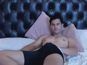 Cam4 Free Porn Cam of Mike_Conors