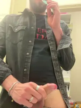 Cam4 Live Sex Cam of antipatico1