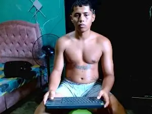 Cam4 Free Live Porn of Lil_condor_bby1