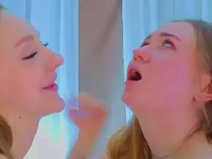 Cam4 Nude Webcam of LilianGonzalez