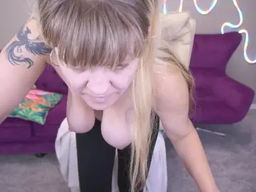Cam4 Watch Live Sex Cams of BellaLaPetit