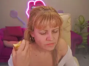 Cam4 Sex Chat of BellaLaPetit