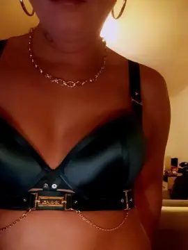 Cam4 Adult Webcams of sexyhotDom