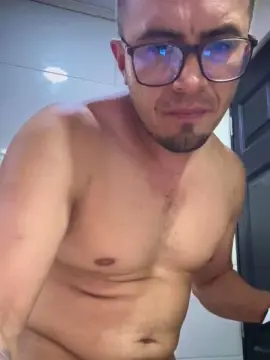 Cam4 Free Live Porn of Frekman1722