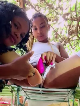 Cam4 Live Sex Cam of NickiFrenchy